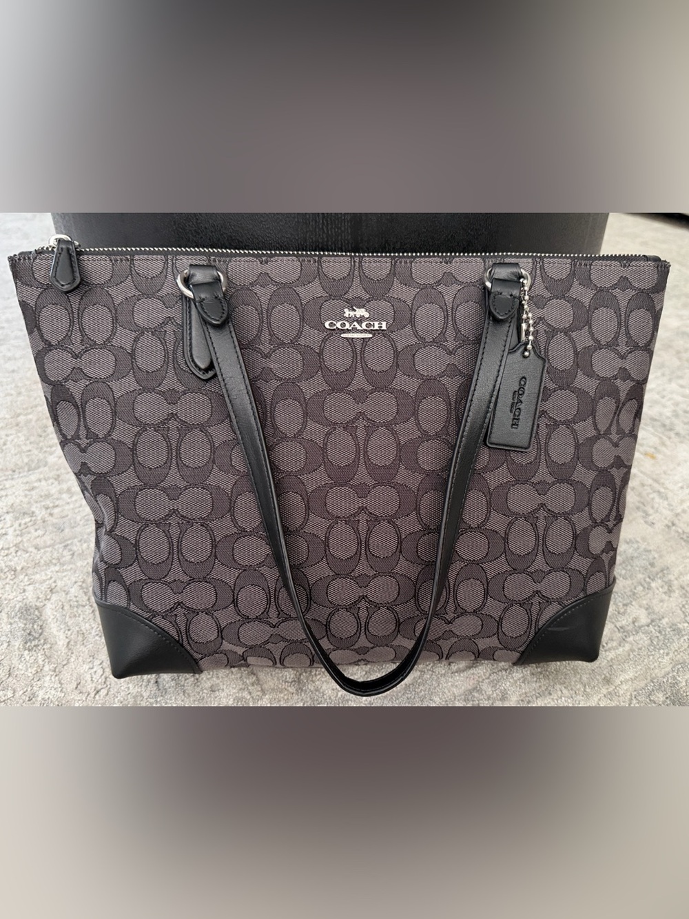 COACH Signature Jacquard Canvas Tote Black Top Zip Coach Plaque 5344 Auth